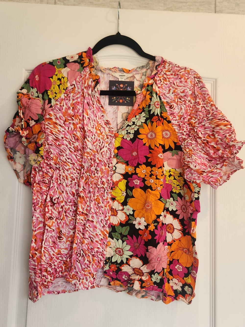 entro Floral Mix Short-Sleeve Patchwork Top - Pink, Orange, Black L Euc